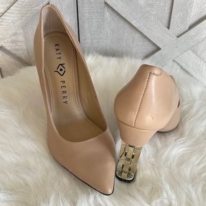 Barely Used Katy Perry The Suzanne, Leather Gold Heel, Cream (6.5)